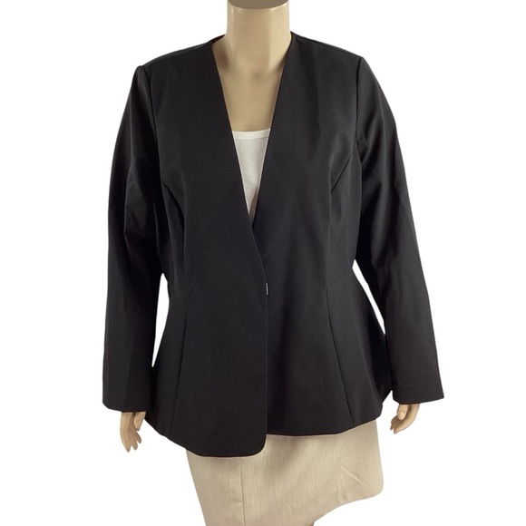 Lane Bryant Jackets & Blazers - Lane Bryant On The Go Peplum Blazer Black Stretch Center Clasp Jacket 24
